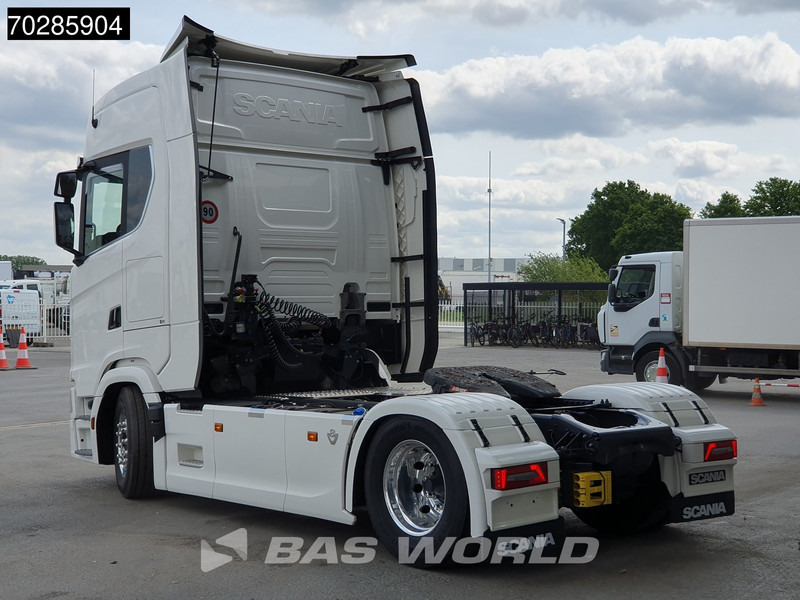 Scania S770 4X2 Full-Air Retarder 2x Tanks Standklima Alcoa's Leather - Nyergesvontató: 2 kép. Scania S770 4X2 Full-Air Retarder 2x Tanks Standklima Alcoa's Leather - Nyergesvontató: 2 kép.