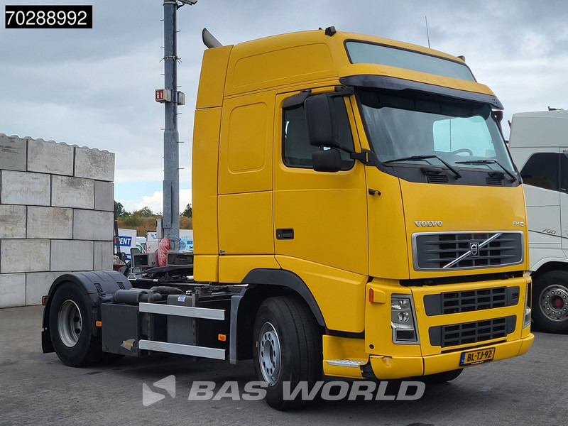Volvo FH 380 4X2 NL-Truck Compressor Euro 3 - Nyergesvontató: 3 kép. Volvo FH 380 4X2 NL-Truck Compressor Euro 3 - Nyergesvontató: 3 kép.
