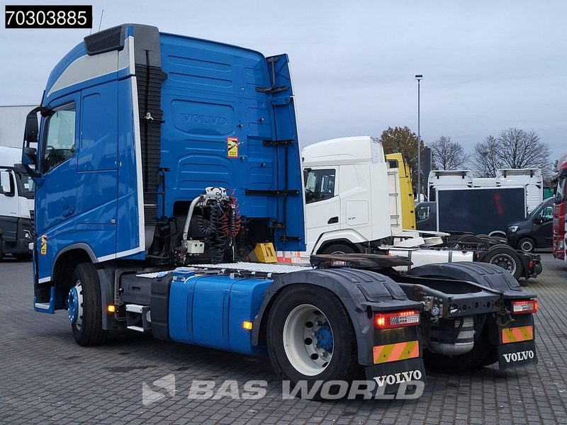 Volvo FH 420 4X2 VEB+ 2xTanks PTO - Nyergesvontató: 2 kép. Volvo FH 420 4X2 VEB+ 2xTanks PTO - Nyergesvontató: 2 kép.