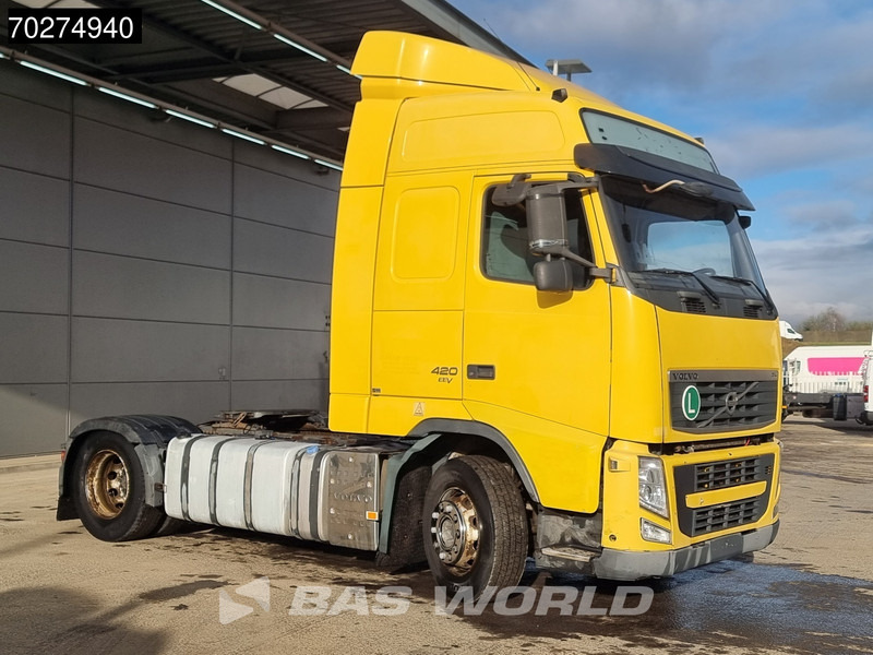 Volvo FH 420 898 4X2 2xTanks Xenon Euro 5 - Nyergesvontató: 3 kép. Volvo FH 420 898 4X2 2xTanks Xenon Euro 5 - Nyergesvontató: 3 kép.