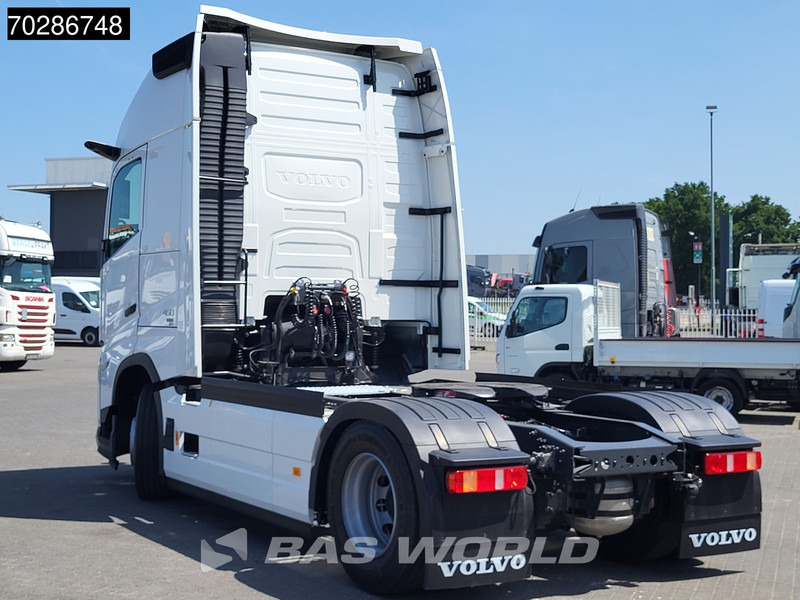 Volvo FH 460 4X2 2024! XL TC VEB+ 2x Tanks I-ParkCool - Nyergesvontató: 2 kép. Volvo FH 460 4X2 2024! XL TC VEB+ 2x Tanks I-ParkCool - Nyergesvontató: 2 kép.