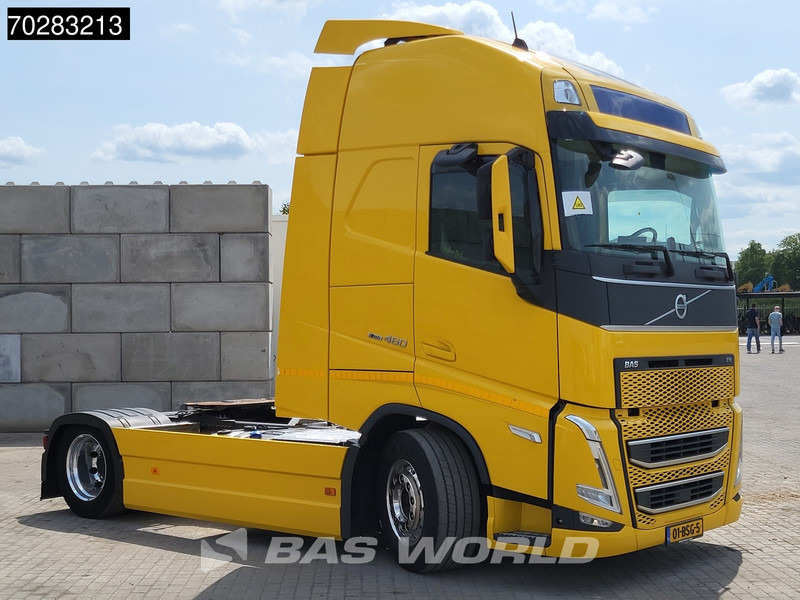 Volvo FH 460 4X2 LNG XL VEB+ 2x Tanks Full-Air I-ParkCool ACC Alcoa´s LED - Nyergesvontató: 3 kép. Volvo FH 460 4X2 LNG XL VEB+ 2x Tanks Full-Air I-ParkCool ACC Alcoa´s LED - Nyergesvontató: 3 kép.