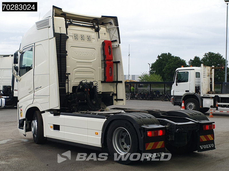 Volvo FH 460 4X2 VEB+ I-ParkCool 2x Tanks LED Navi - Nyergesvontató: 2 kép. Volvo FH 460 4X2 VEB+ I-ParkCool 2x Tanks LED Navi - Nyergesvontató: 2 kép.