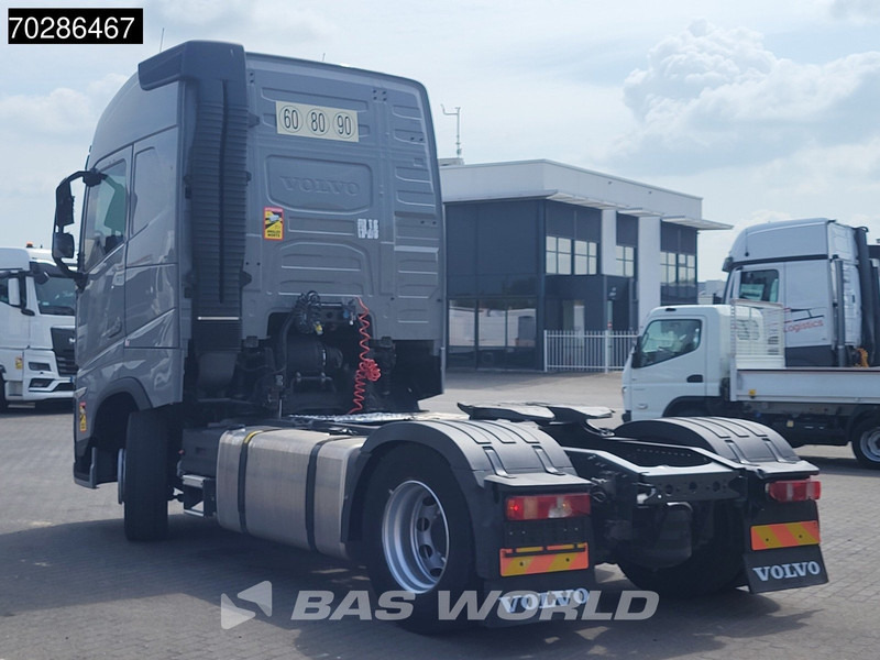Volvo FH 460 4X2 VEB+ I-ParkCool 2xTanks LED Euro 6 - Nyergesvontató: 2 kép. Volvo FH 460 4X2 VEB+ I-ParkCool 2xTanks LED Euro 6 - Nyergesvontató: 2 kép.