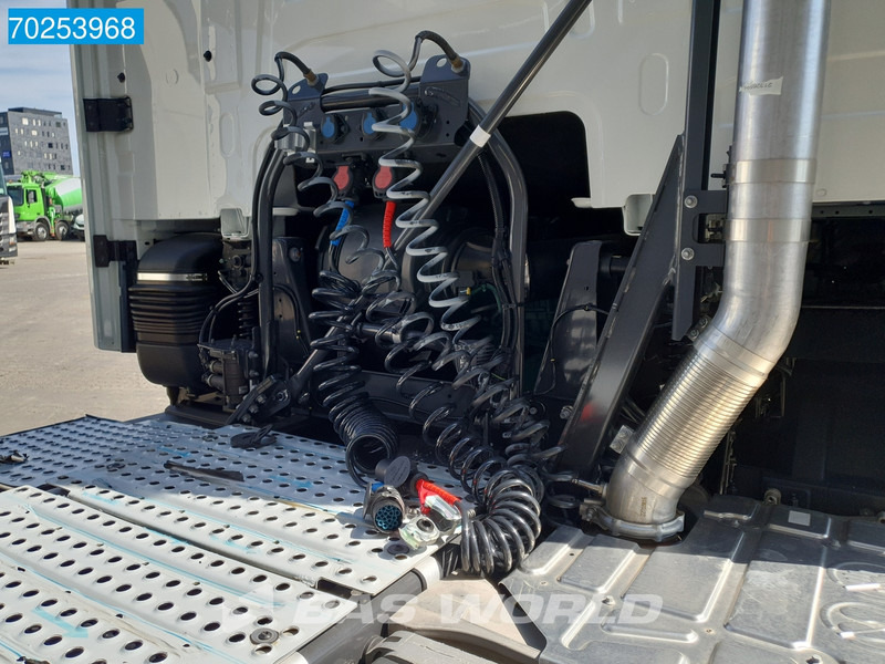 Volvo FH 460 6X2 2x Tanks ACC Navi LED Liftachse XL - Nyergesvontató: 5 kép. Volvo FH 460 6X2 2x Tanks ACC Navi LED Liftachse XL - Nyergesvontató: 5 kép.