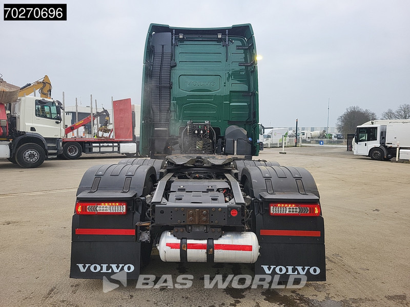 Volvo FH 460 6X2 XL 2x Tanks Liftachse - Nyergesvontató: 3 kép. Volvo FH 460 6X2 XL 2x Tanks Liftachse - Nyergesvontató: 3 kép.