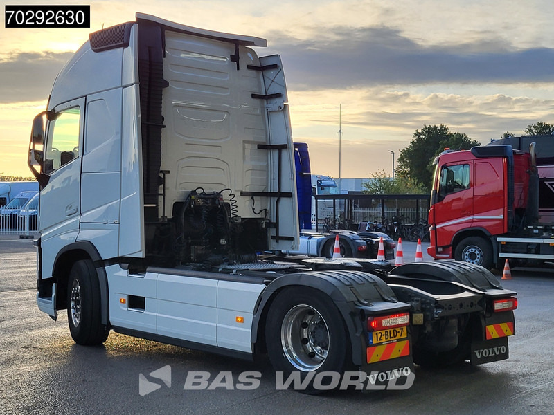 Volvo FH 460 FH 4X2 NL-Truck 2x Tanks VEB+ Xenon ACC Euro 6 - Nyergesvontató: 2 kép. Volvo FH 460 FH 4X2 NL-Truck 2x Tanks VEB+ Xenon ACC Euro 6 - Nyergesvontató: 2 kép.