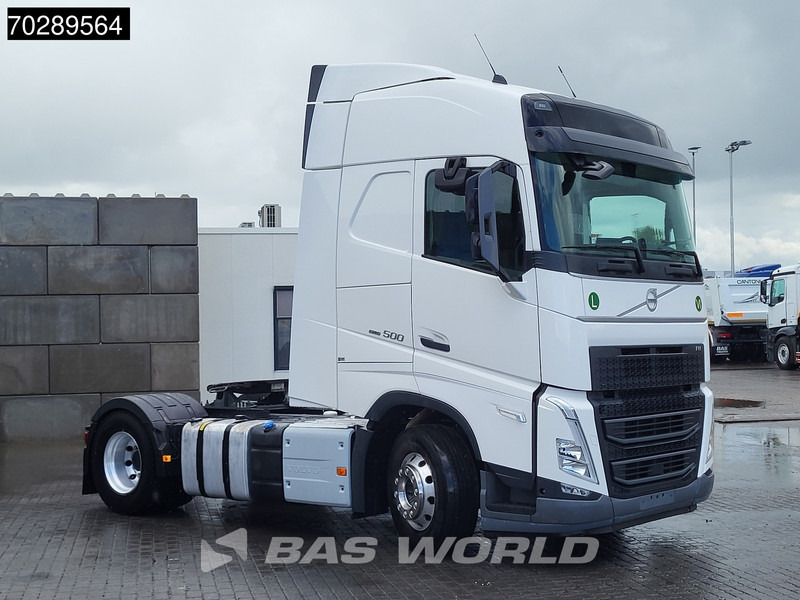 Volvo FH 500 4X2 2xTanks I-ParkCool ACC Navi Euro 6 - Nyergesvontató: 3 kép. Volvo FH 500 4X2 2xTanks I-ParkCool ACC Navi Euro 6 - Nyergesvontató: 3 kép.