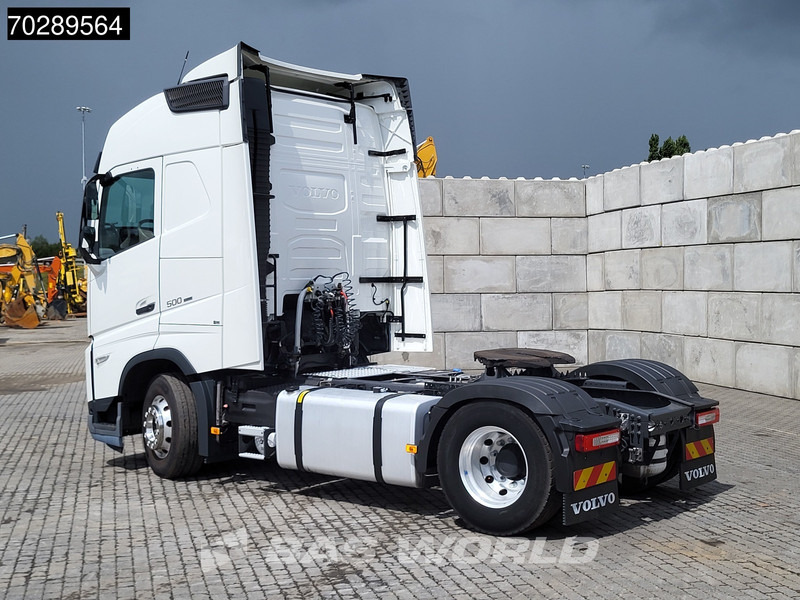 Volvo FH 500 4X2 2xTanks I-ParkCool ACC Navi Euro 6 - Nyergesvontató: 2 kép. Volvo FH 500 4X2 2xTanks I-ParkCool ACC Navi Euro 6 - Nyergesvontató: 2 kép.