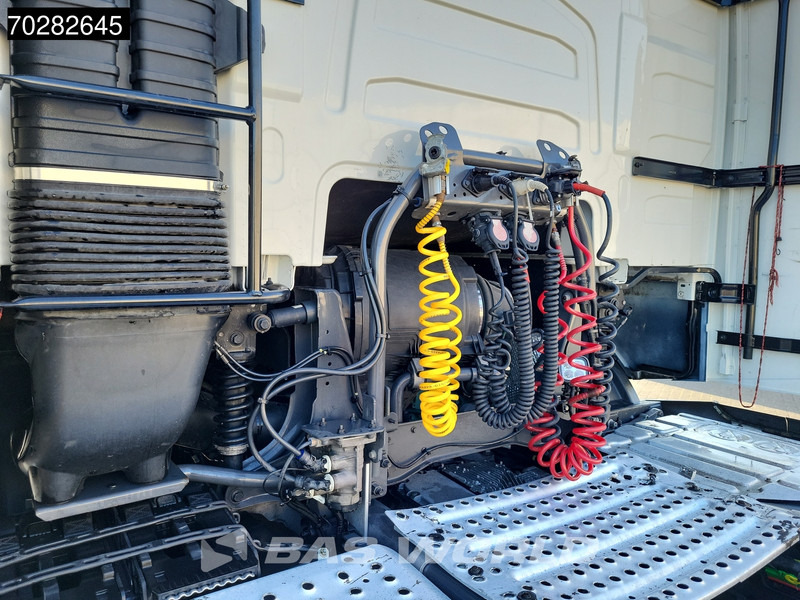Volvo FH 500 4X2 XL VEB+ 2x Tanks I-ParkCool LED - Nyergesvontató: 5 kép. Volvo FH 500 4X2 XL VEB+ 2x Tanks I-ParkCool LED - Nyergesvontató: 5 kép.