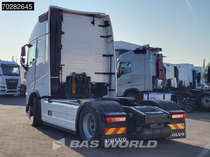 Volvo FH 500 4X2 XL VEB+ 2x Tanks I-ParkCool LED - Nyergesvontató: 2 kép. Volvo FH 500 4X2 XL VEB+ 2x Tanks I-ParkCool LED - Nyergesvontató: 2 kép.