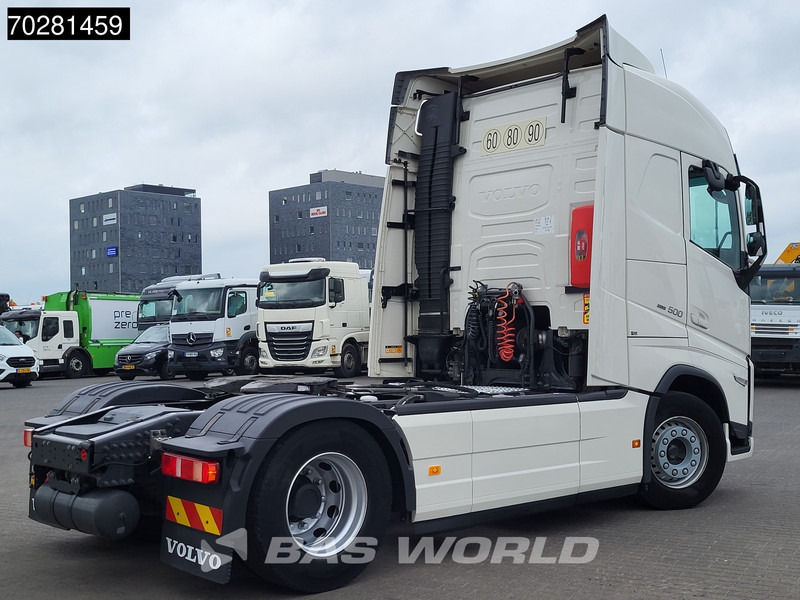 Volvo FH 500 898 4X2 VEB+ I-ParkCool Hydrauliek LED Euro 6 - Nyergesvontató: 3 kép. Volvo FH 500 898 4X2 VEB+ I-ParkCool Hydrauliek LED Euro 6 - Nyergesvontató: 3 kép.