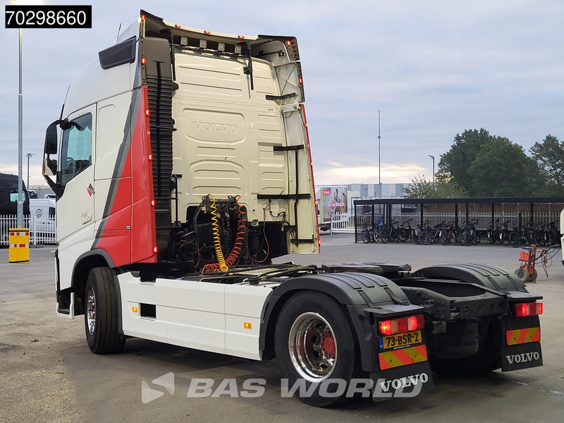 Volvo FH 500 FH 4X2 NL-Truck Hydraulic Navi ACC Euro 6 - Nyergesvontató: 2 kép. Volvo FH 500 FH 4X2 NL-Truck Hydraulic Navi ACC Euro 6 - Nyergesvontató: 2 kép.