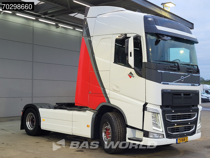 Volvo FH 500 FH 4X2 NL-Truck Hydraulic Navi ACC Euro 6 - Nyergesvontató: 3 kép. Volvo FH 500 FH 4X2 NL-Truck Hydraulic Navi ACC Euro 6 - Nyergesvontató: 3 kép.