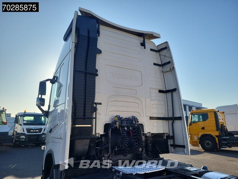 Volvo FH 500 FH 4X2 XL 2xTanks VEB+ Xenon Navi Euro 6 - Nyergesvontató: 5 kép. Volvo FH 500 FH 4X2 XL 2xTanks VEB+ Xenon Navi Euro 6 - Nyergesvontató: 5 kép.