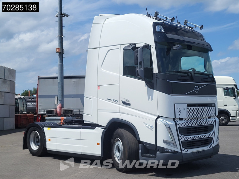 Volvo FH 500 FH 4X2 XL VEB+ 2x Tanks ACC LED ADR - Nyergesvontató: 3 kép. Volvo FH 500 FH 4X2 XL VEB+ 2x Tanks ACC LED ADR - Nyergesvontató: 3 kép.