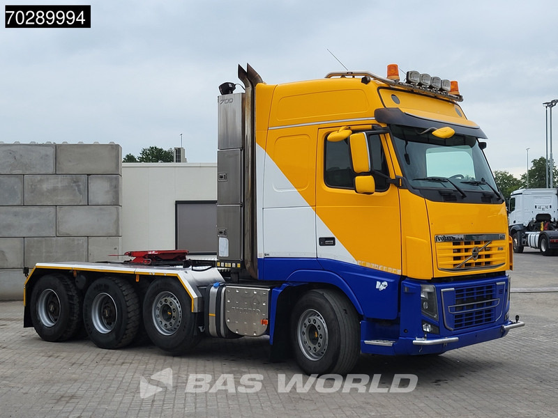 Volvo FH16 700 FH16 8X4 90T! Retarder Big-Axle Lift+Lenkachse Euro 5 - Nyergesvontató: 3 kép. Volvo FH16 700 FH16 8X4 90T! Retarder Big-Axle Lift+Lenkachse Euro 5 - Nyergesvontató: 3 kép.