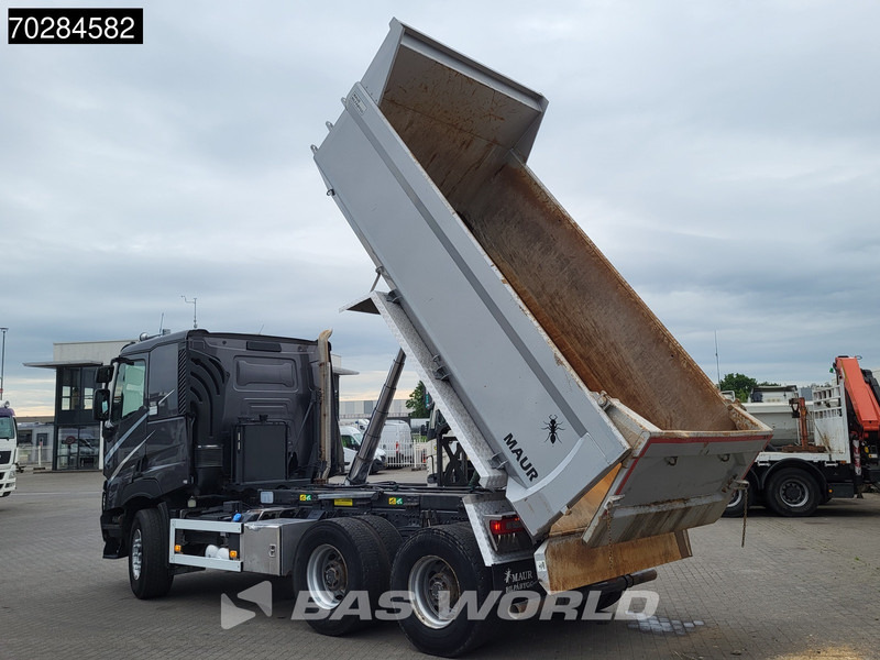Renault C 520 C 6X4 11m3 tipper Retarder Automatic Steelsuspension Big-Axle Navi Euro 6 - Billenőplatós teherautó: 2 kép. Renault C 520 C 6X4 11m3 tipper Retarder Automatic Steelsuspension Big-Axle Navi Euro 6 - Billenőplatós teherautó: 2 kép.