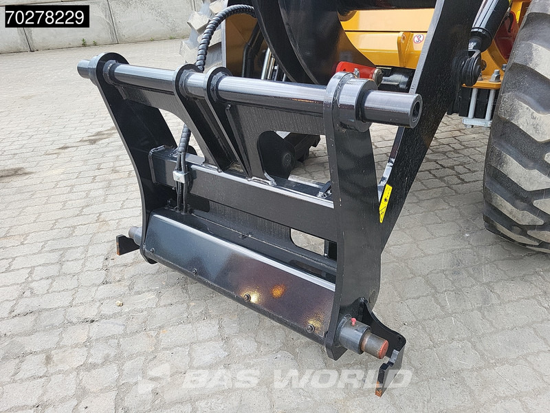 Sany SW105 CE - A/C - Gumikerekes homlokrakodó: 3 kép. Sany SW105 CE - A/C - Gumikerekes homlokrakodó: 3 kép.