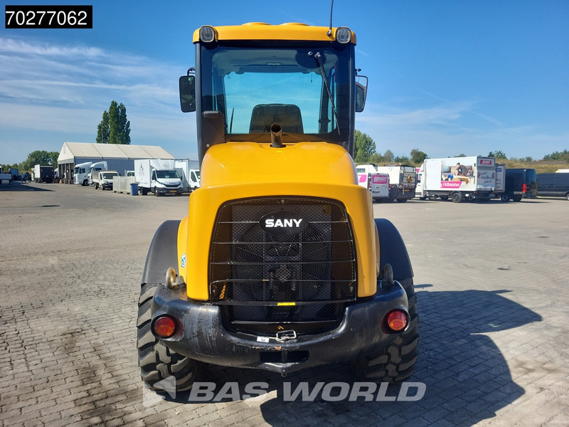 Sany SW115 - Gumikerekes homlokrakodó: 3 kép. Sany SW115 - Gumikerekes homlokrakodó: 3 kép.