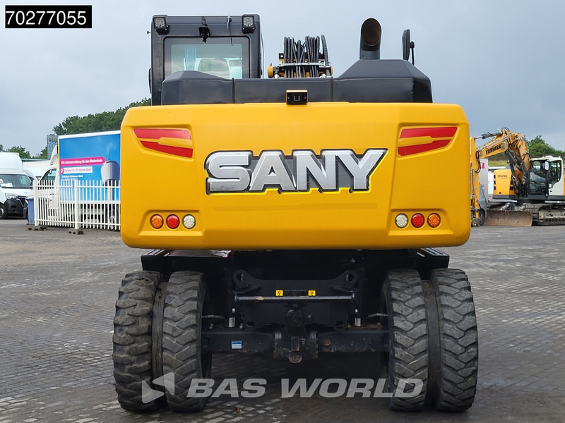 Sany SY155W - Gumikerekes kotró: 3 kép. Sany SY155W - Gumikerekes kotró: 3 kép.