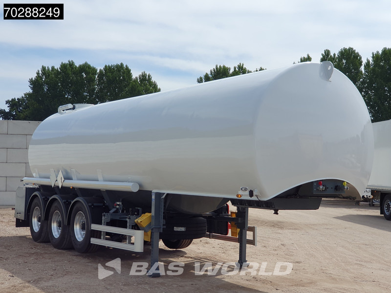 Tanker Solutions CLP-36/1 New! 36.000 L Fuel Tank Liftachse - Tartályos félpótkocsi: 3 kép. Tanker Solutions CLP-36/1 New! 36.000 L Fuel Tank Liftachse - Tartályos félpótkocsi: 3 kép.