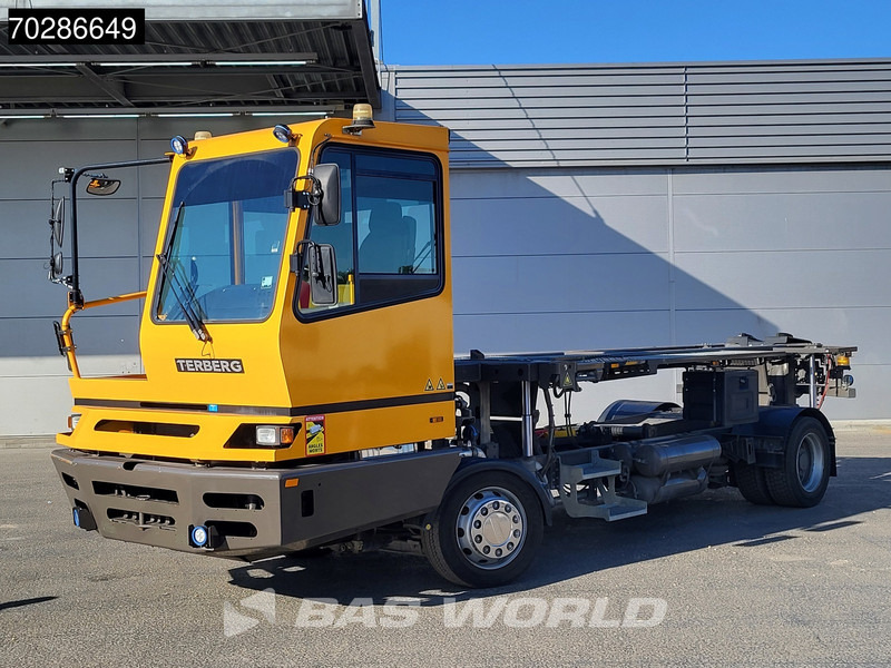 Terberg BC182 4X2 Low hours! Big-Axle Full-Air Drumbrakes Euro 3 - Teherautó: 3 kép. Terberg BC182 4X2 Low hours! Big-Axle Full-Air Drumbrakes Euro 3 - Teherautó: 3 kép.