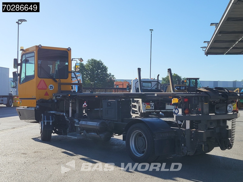 Terberg BC182 4X2 Low hours! Big-Axle Full-Air Drumbrakes Euro 3 - Teherautó: 2 kép. Terberg BC182 4X2 Low hours! Big-Axle Full-Air Drumbrakes Euro 3 - Teherautó: 2 kép.