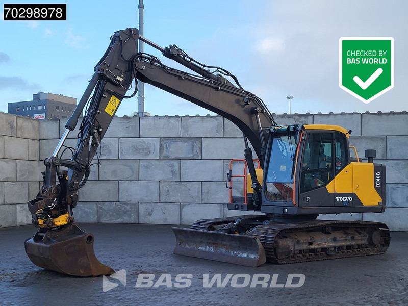 Volvo EC140 EL Engcon Tiltrotator - Blade - Lánctalpas kotró: 1 kép. Volvo EC140 EL Engcon Tiltrotator - Blade - Lánctalpas kotró: 1 kép.