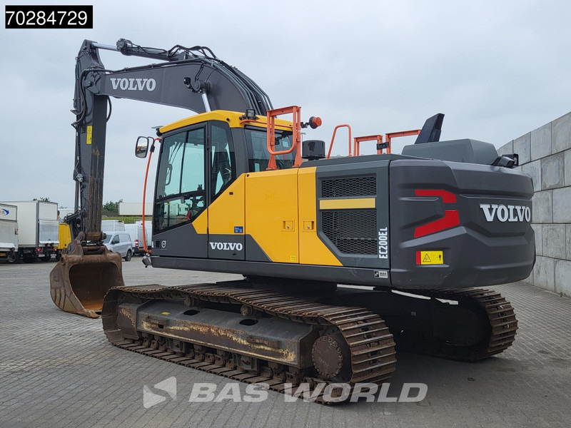 Volvo EC200 E L - Lánctalpas kotró: 2 kép. Volvo EC200 E L - Lánctalpas kotró: 2 kép.