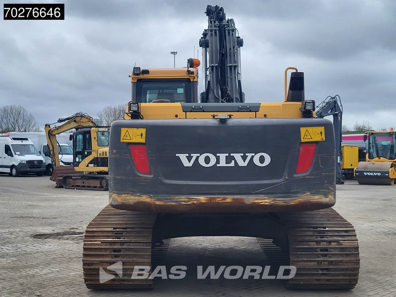 Volvo EC220 D L - Lánctalpas kotró: 2 kép. Volvo EC220 D L - Lánctalpas kotró: 2 kép.