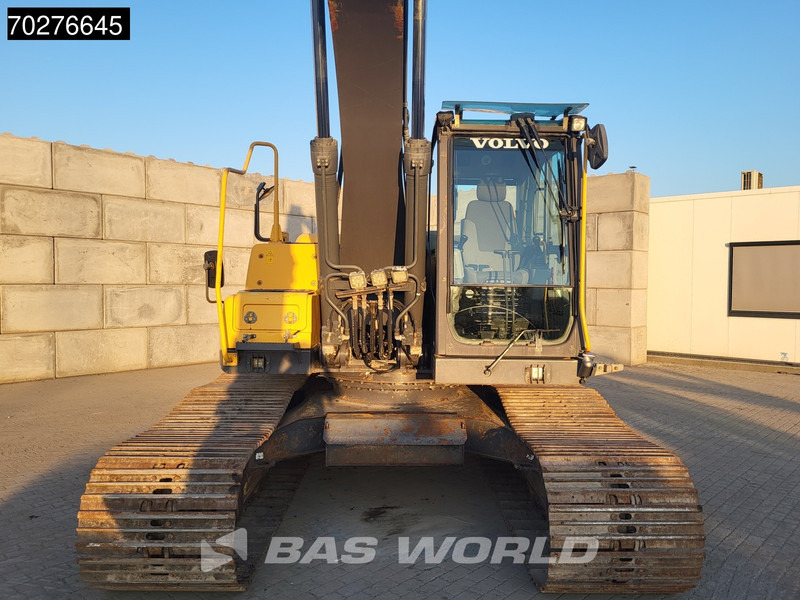 Volvo EC220 D L - Lánctalpas kotró: 3 kép. Volvo EC220 D L - Lánctalpas kotró: 3 kép.