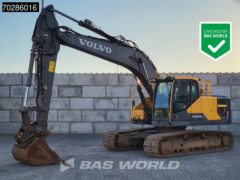 Volvo EC220 E L - Lánctalpas kotró: 1 kép. Volvo EC220 E L - Lánctalpas kotró: 1 kép.