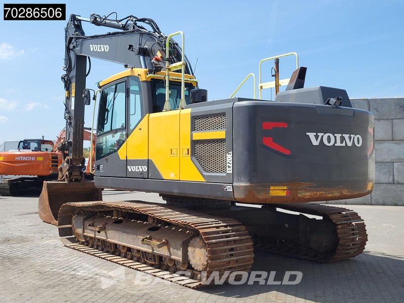 Volvo EC220 E L - Lánctalpas kotró: 2 kép. Volvo EC220 E L - Lánctalpas kotró: 2 kép.