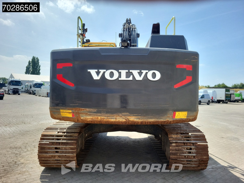 Volvo EC220 E L - Lánctalpas kotró: 3 kép. Volvo EC220 E L - Lánctalpas kotró: 3 kép.