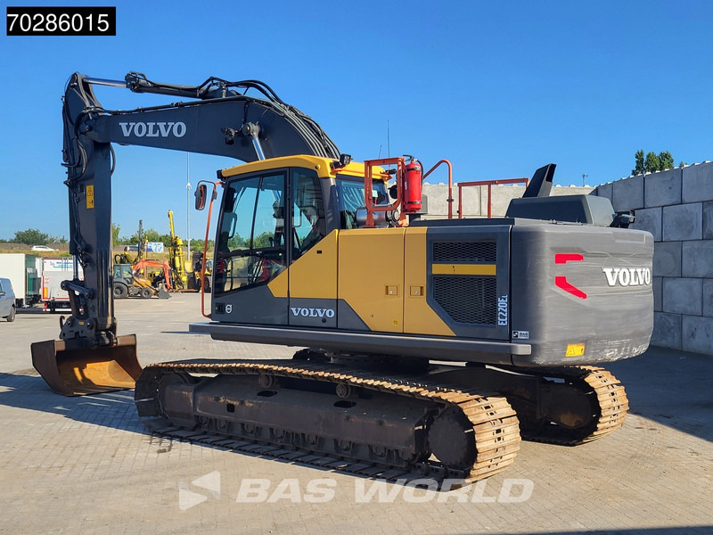 Volvo EC220 E L - Lánctalpas kotró: 2 kép. Volvo EC220 E L - Lánctalpas kotró: 2 kép.