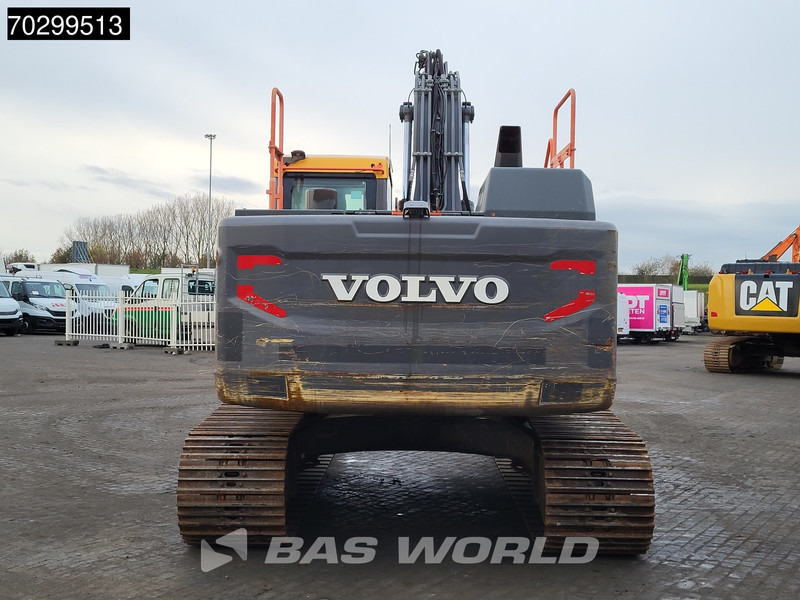 Volvo EC220 E L - Lánctalpas kotró: 3 kép. Volvo EC220 E L - Lánctalpas kotró: 3 kép.