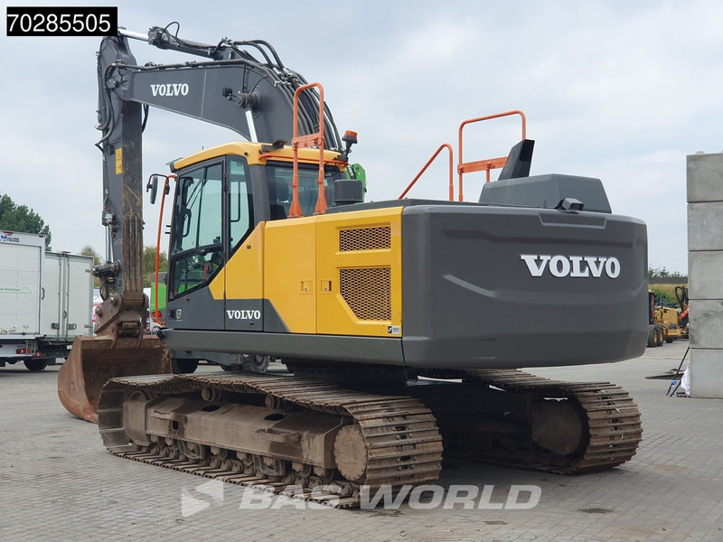 Volvo EC220 E L Select - Lánctalpas kotró: 2 kép. Volvo EC220 E L Select - Lánctalpas kotró: 2 kép.
