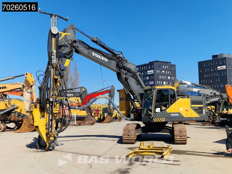 Volvo EC250 E L AMV DRILLING SYSTEM - REMOTE CONTROLED - Lánctalpas kotró: 3 kép. Volvo EC250 E L AMV DRILLING SYSTEM - REMOTE CONTROLED - Lánctalpas kotró: 3 kép.