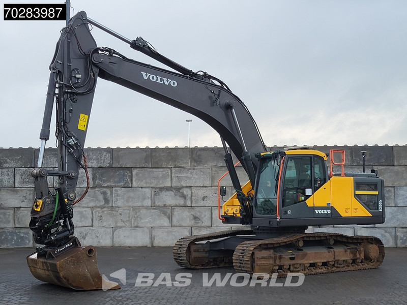 Volvo EC300 E L - Lánctalpas kotró: 2 kép. Volvo EC300 E L - Lánctalpas kotró: 2 kép.