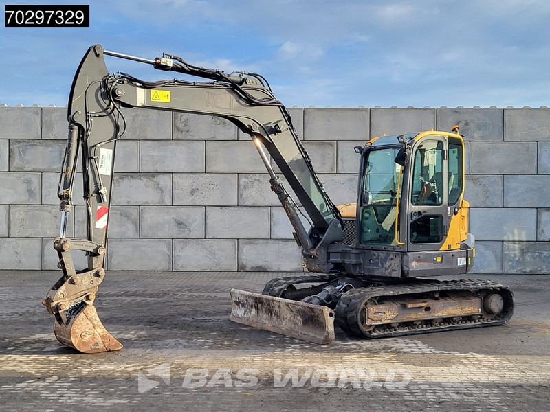 Volvo ECR88 D - Minikotró: 2 kép. Volvo ECR88 D - Minikotró: 2 kép.