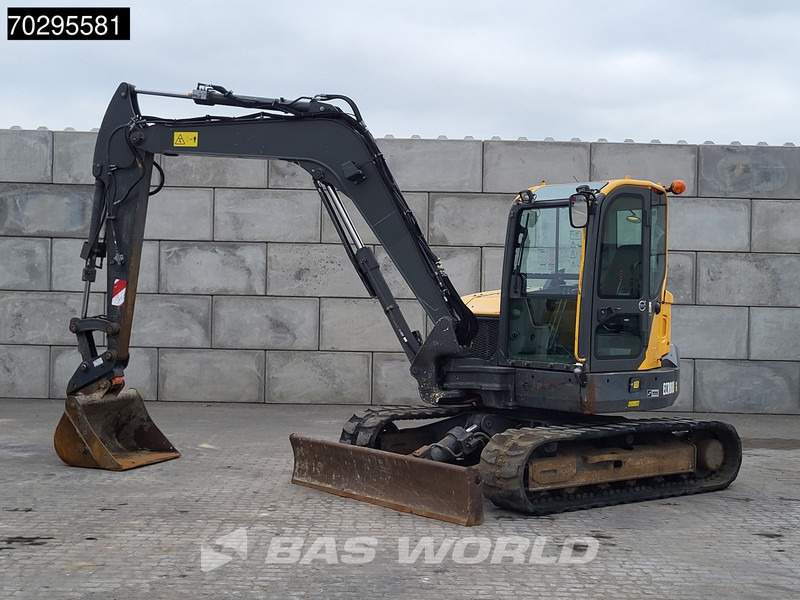 Volvo ECR88 D - Minikotró: 2 kép. Volvo ECR88 D - Minikotró: 2 kép.