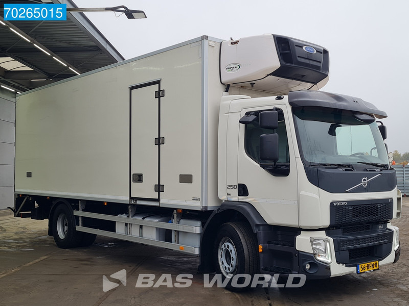 Volvo FE 250 4X2 19 Tonner NL-Truck Carrier Supra 1250 MT Euro 6 - Hűtős teherautó: 3 kép. Volvo FE 250 4X2 19 Tonner NL-Truck Carrier Supra 1250 MT Euro 6 - Hűtős teherautó: 3 kép.