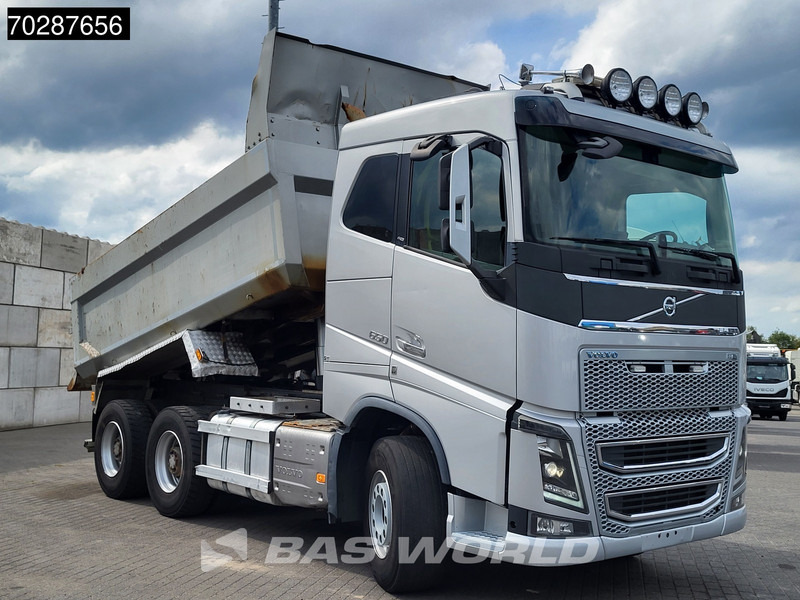 Volvo FH16 650 FH16 6X4 12m3 tipper Big-Axle Automatic Xenon Euro 6 - Billenőplatós teherautó: 3 kép. Volvo FH16 650 FH16 6X4 12m3 tipper Big-Axle Automatic Xenon Euro 6 - Billenőplatós teherautó: 3 kép.