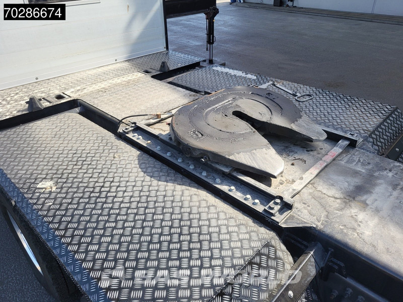 Volvo FH16 650 FH16 8X2 HMF 7020K-RCS Crane + Fly-Jib Lift+Steering-Axle Navi LED ACC Euro 6 - Platós teherautó, Darus autó: 3 kép. Volvo FH16 650 FH16 8X2 HMF 7020K-RCS Crane + Fly-Jib Lift+Steering-Axle Navi LED ACC Euro 6 - Platós teherautó, Darus autó: 3 kép.