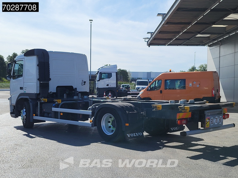 Volvo FM 330 4X2 4,60m Wheelbase BDF Automatic Euro 5 - Cserefelépítményes teherautó: 2 kép. Volvo FM 330 4X2 4,60m Wheelbase BDF Automatic Euro 5 - Cserefelépítményes teherautó: 2 kép.