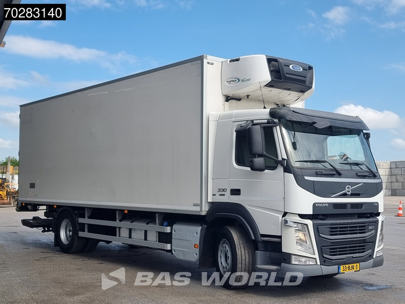 Volvo FM 330 4X2 NL-Truck Laadklep Koelmotor Euro 6 - Hűtős teherautó: 3 kép. Volvo FM 330 4X2 NL-Truck Laadklep Koelmotor Euro 6 - Hűtős teherautó: 3 kép.