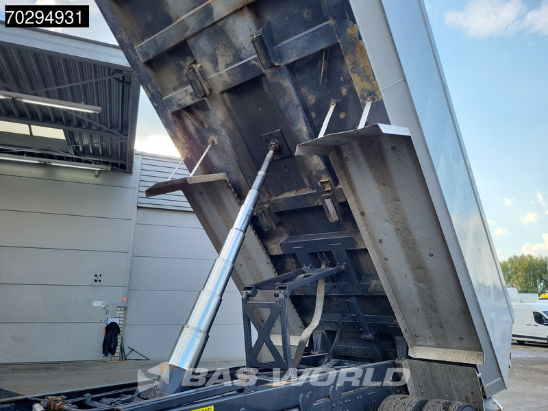 Volvo FM 62R B FM 6X2 12m3 MAUR Tipper Big-Axle Steelsuspension Automatic Euro 3 - Billenőplatós teherautó: 3 kép. Volvo FM 62R B FM 6X2 12m3 MAUR Tipper Big-Axle Steelsuspension Automatic Euro 3 - Billenőplatós teherautó: 3 kép.