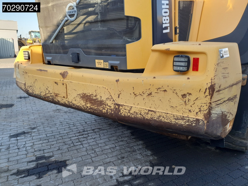 Volvo L180 H CDC - Gumikerekes homlokrakodó: 5 kép. Volvo L180 H CDC - Gumikerekes homlokrakodó: 5 kép.