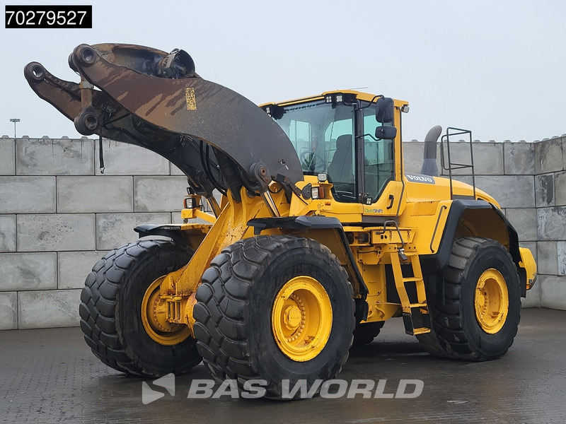 Volvo L250 G CDC - Gumikerekes homlokrakodó: 2 kép. Volvo L250 G CDC - Gumikerekes homlokrakodó: 2 kép.